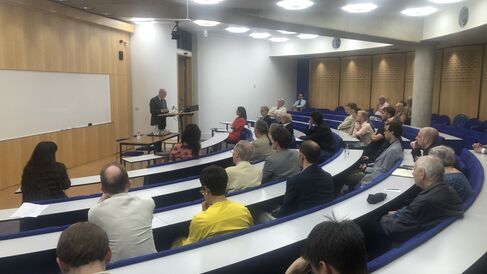Kevin Corrigan speaking at his booklaunch.