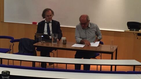 Prof. Leinkauf - Mens explicando complicat